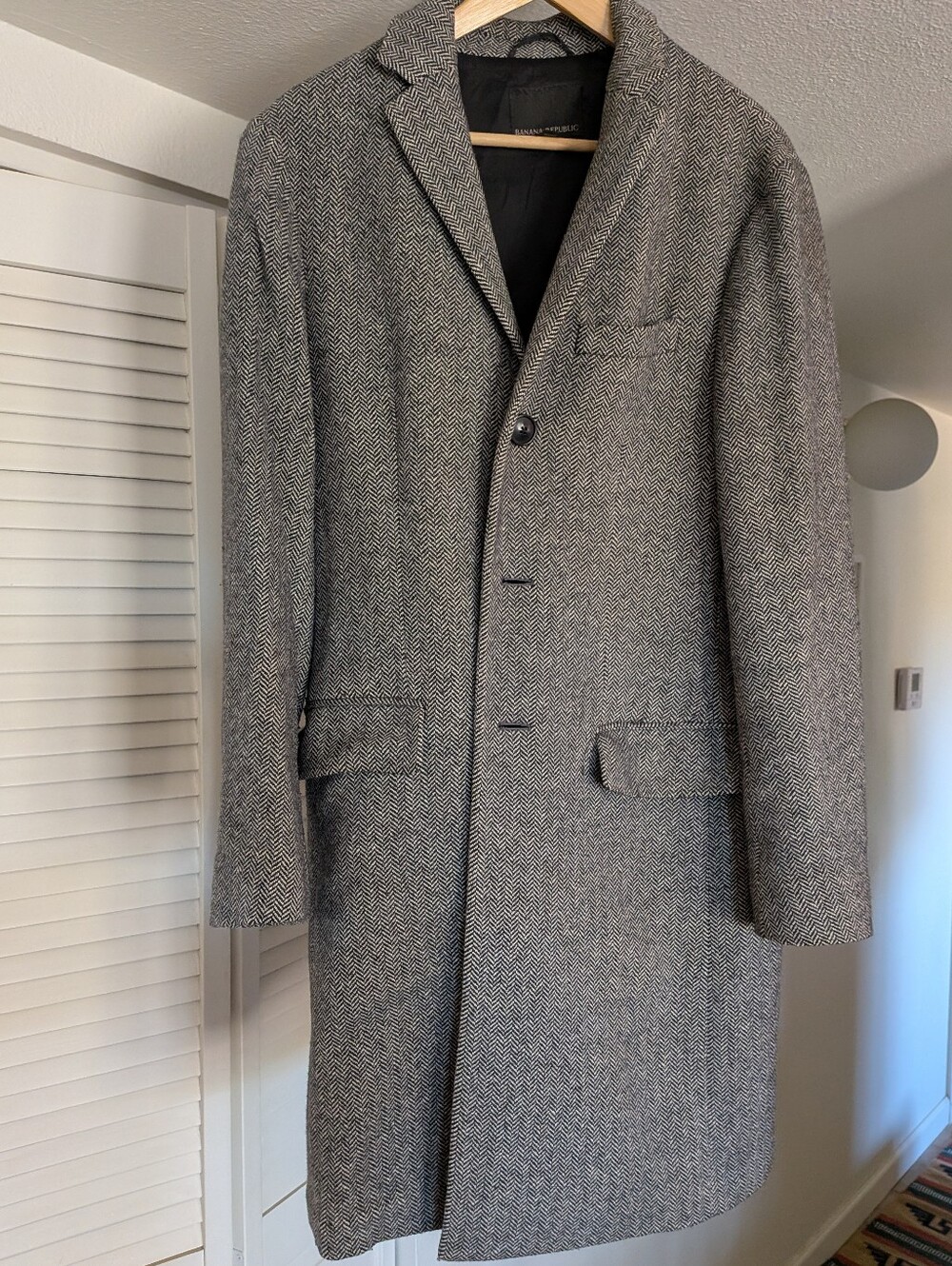 Herringbone Italian Wool Grey / Black Top Coat - Banana Republic - Medium
